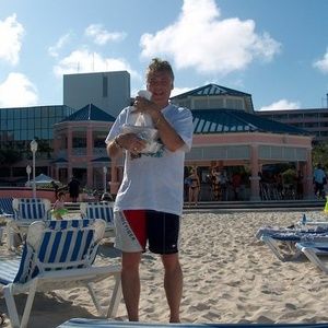 Meet your Posher, Bruce